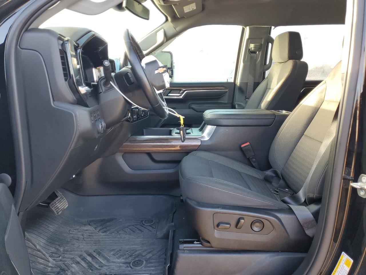 2024 CHEVROLET Silverado
