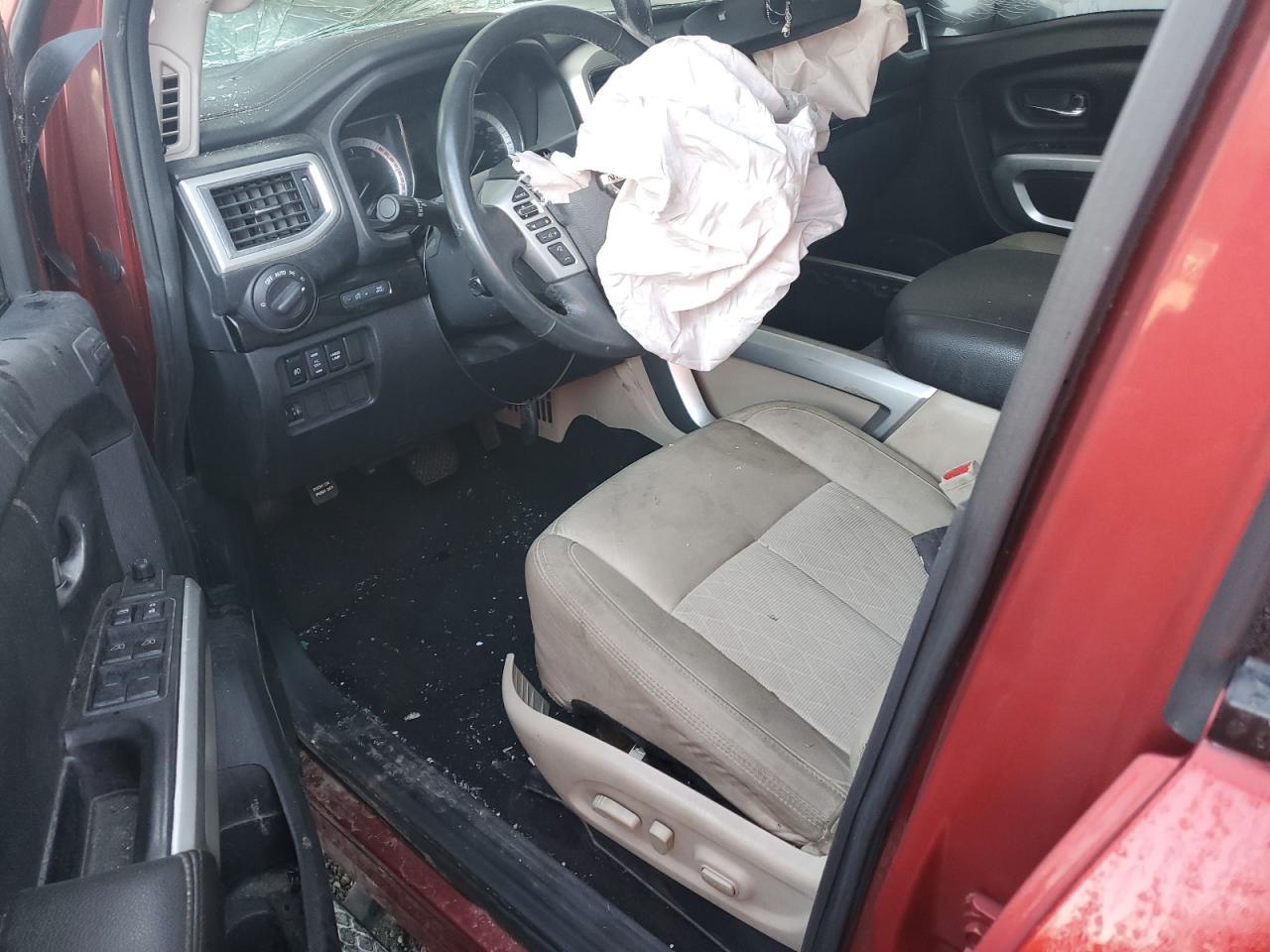 2016 NISSAN Titan