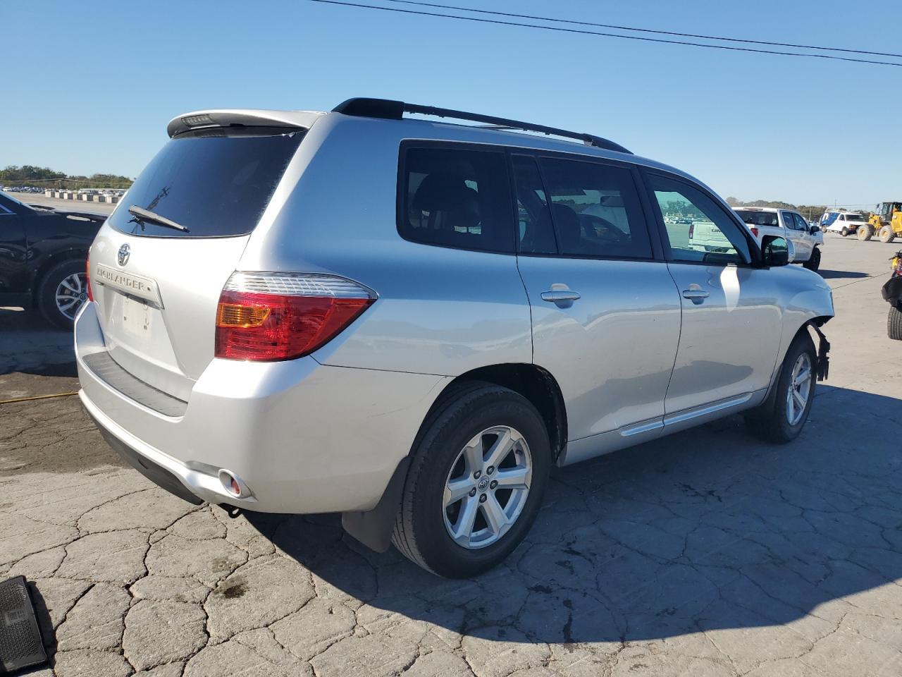 2010 TOYOTA HIGHLANDER