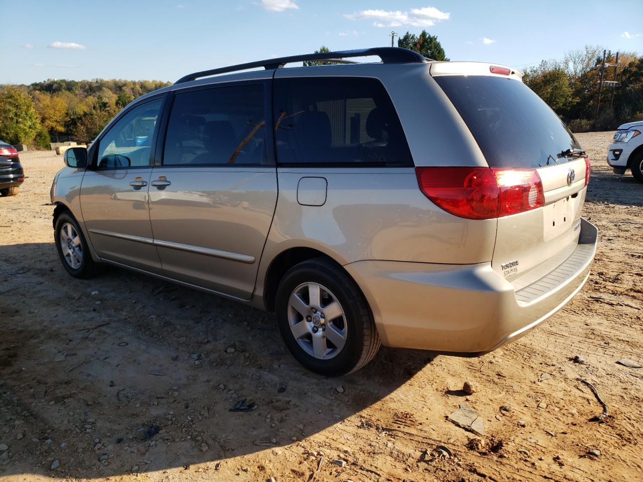 2009 TOYOTA SIENNA