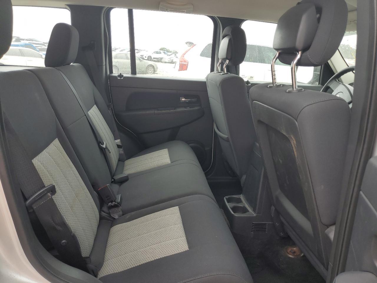 2010 JEEP Liberty