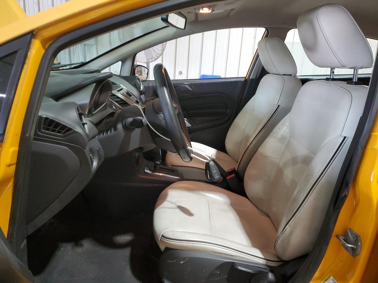 2011 FORD Fiesta