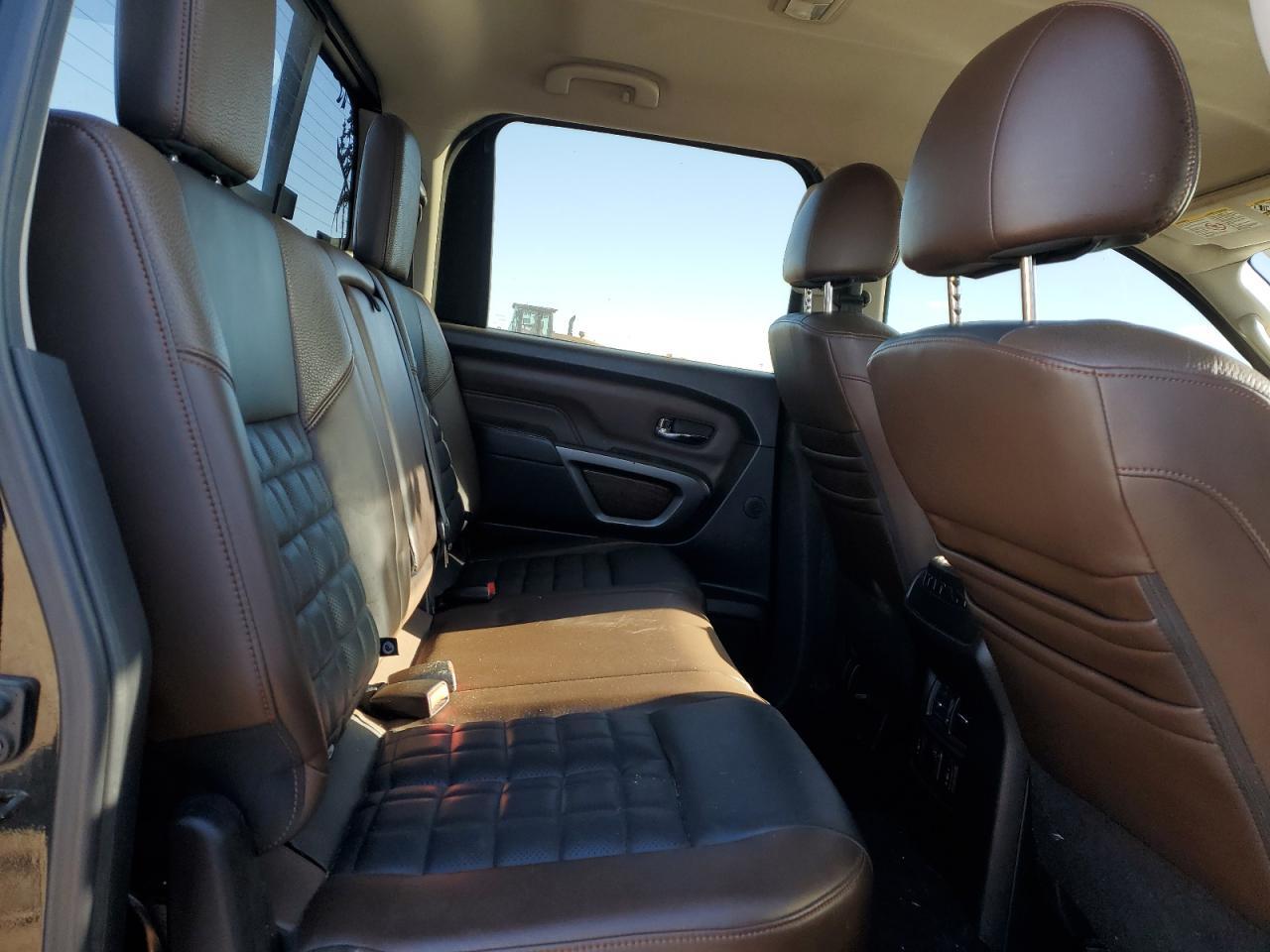 2016 NISSAN Titan