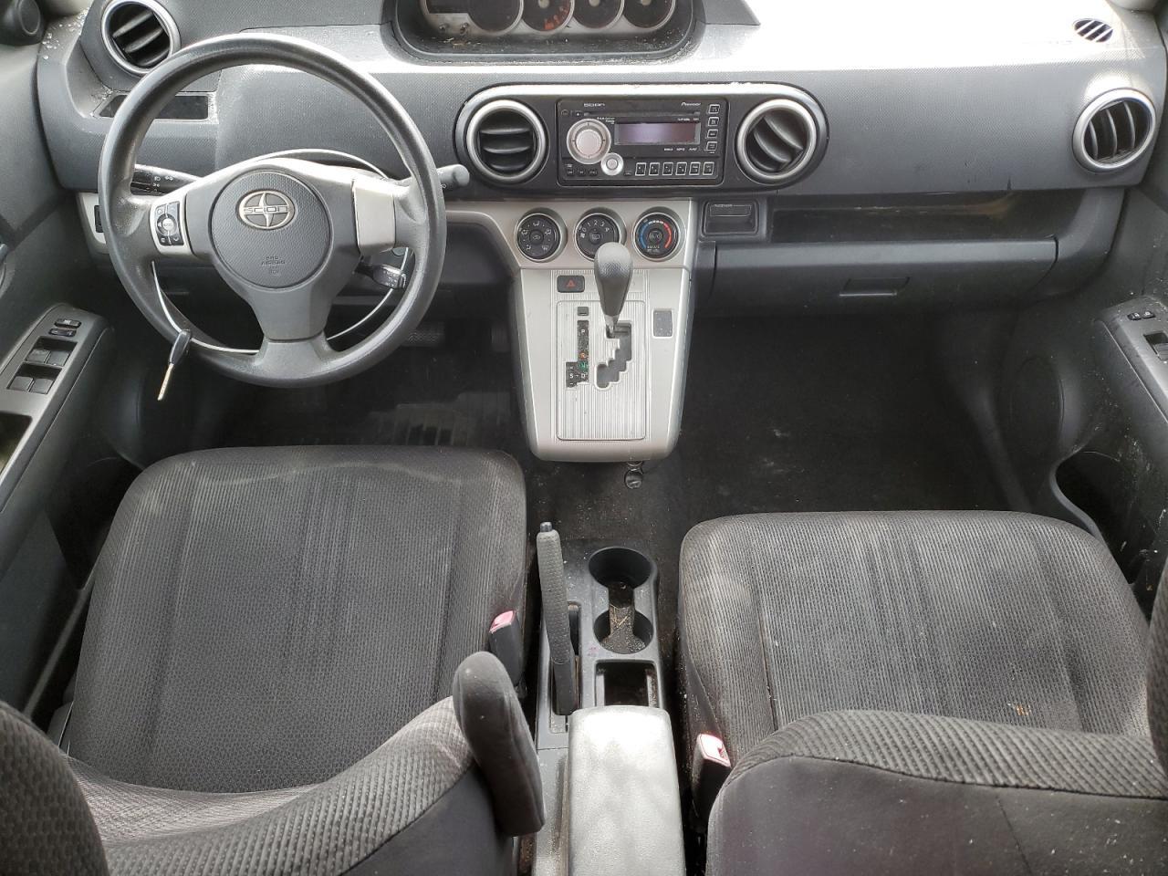 2010 TOYOTA SCION