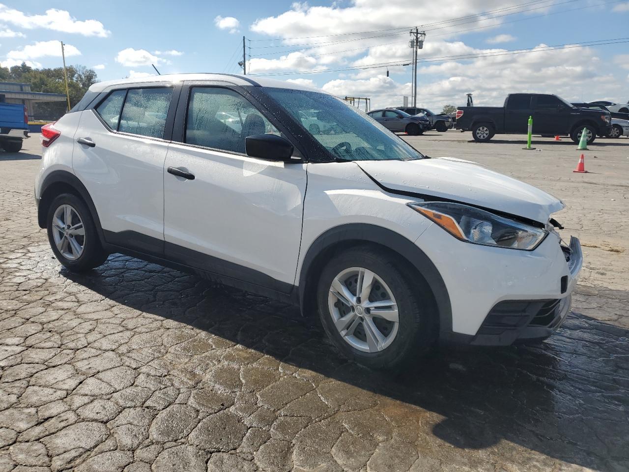 2020 NISSAN KICKS