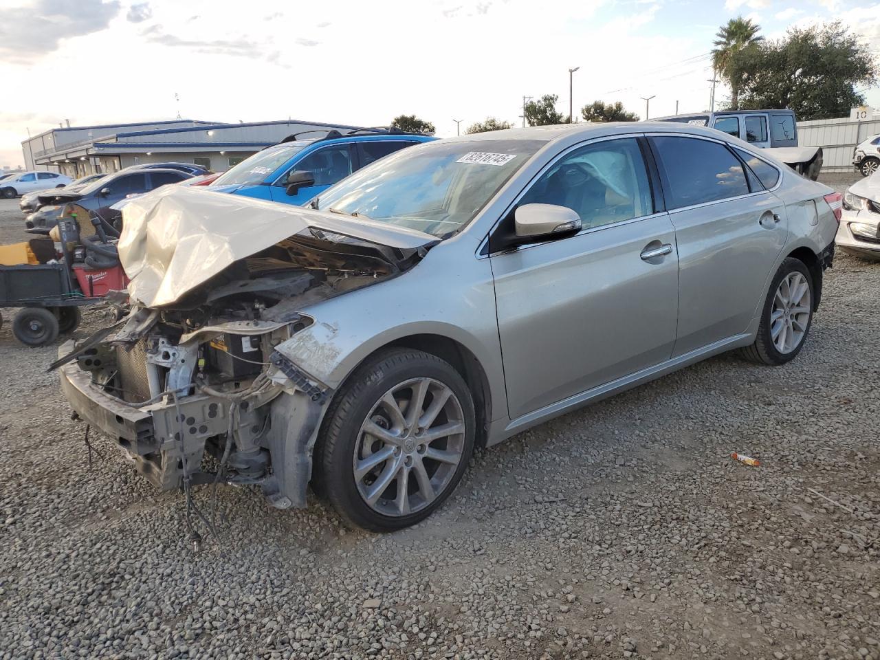 2013 TOYOTA Avalon