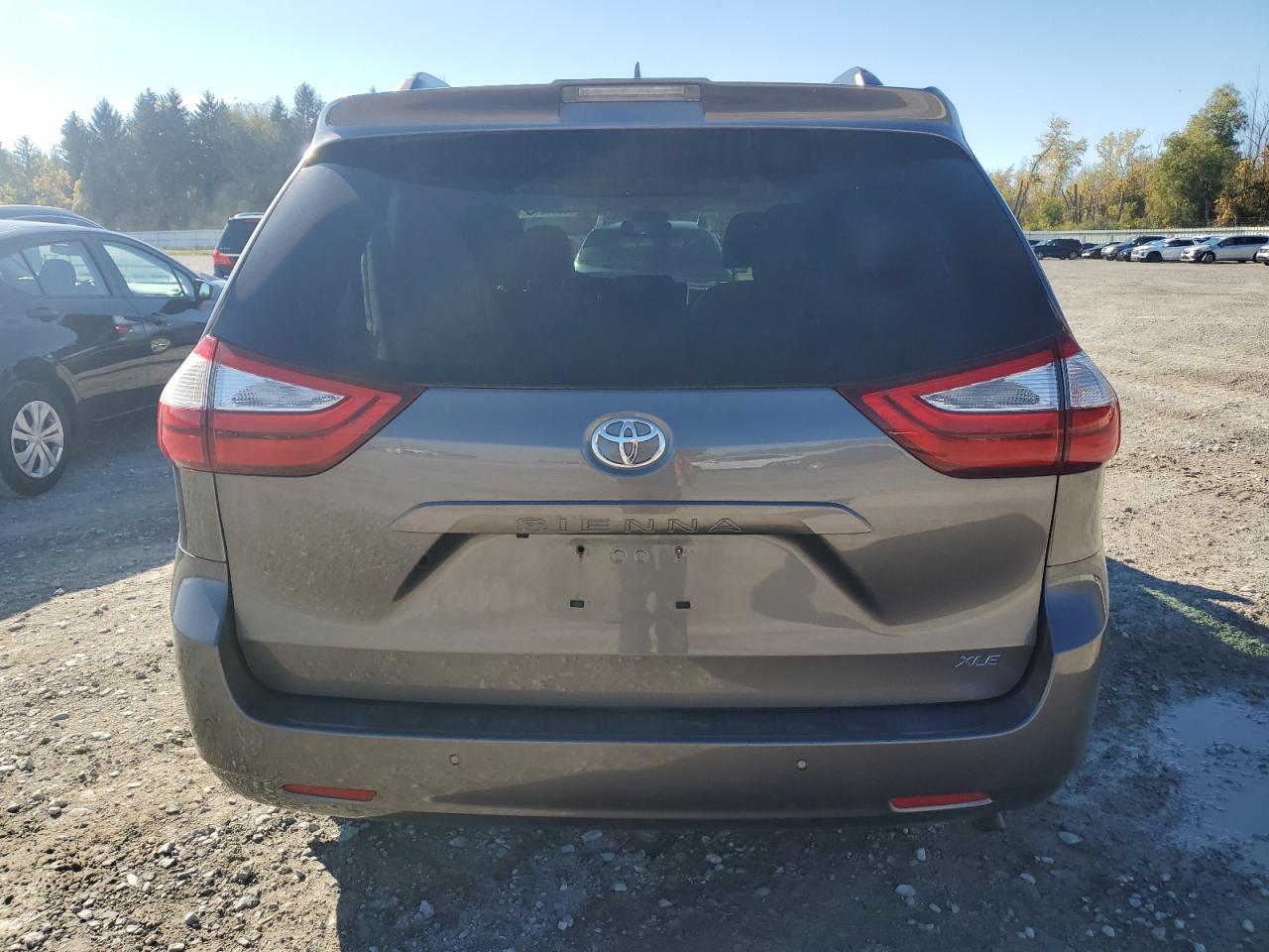 2018 TOYOTA SIENNA