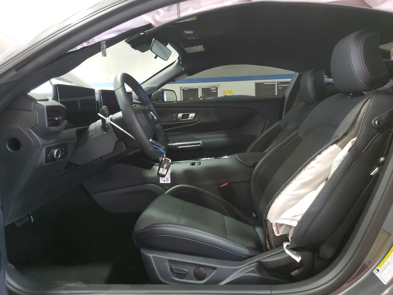 2025 FORD MUSTANG