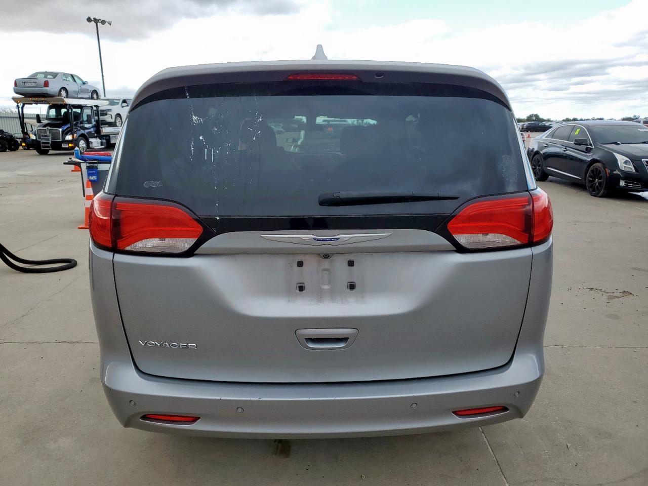 2020 CHRYSLER Voyager