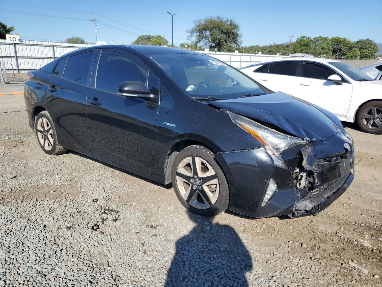 2016 TOYOTA PRIUS