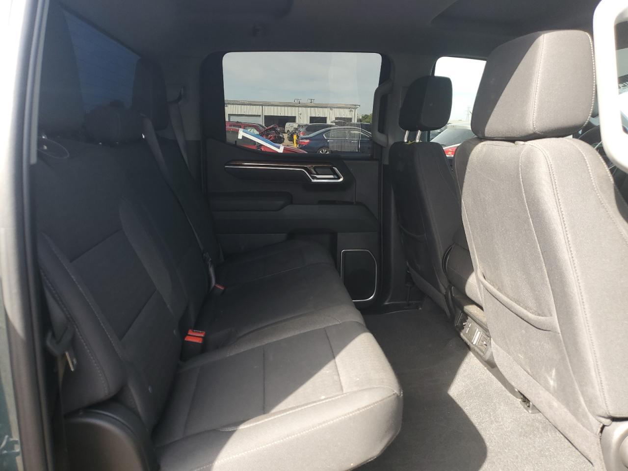 2025 CHEVROLET Silverado