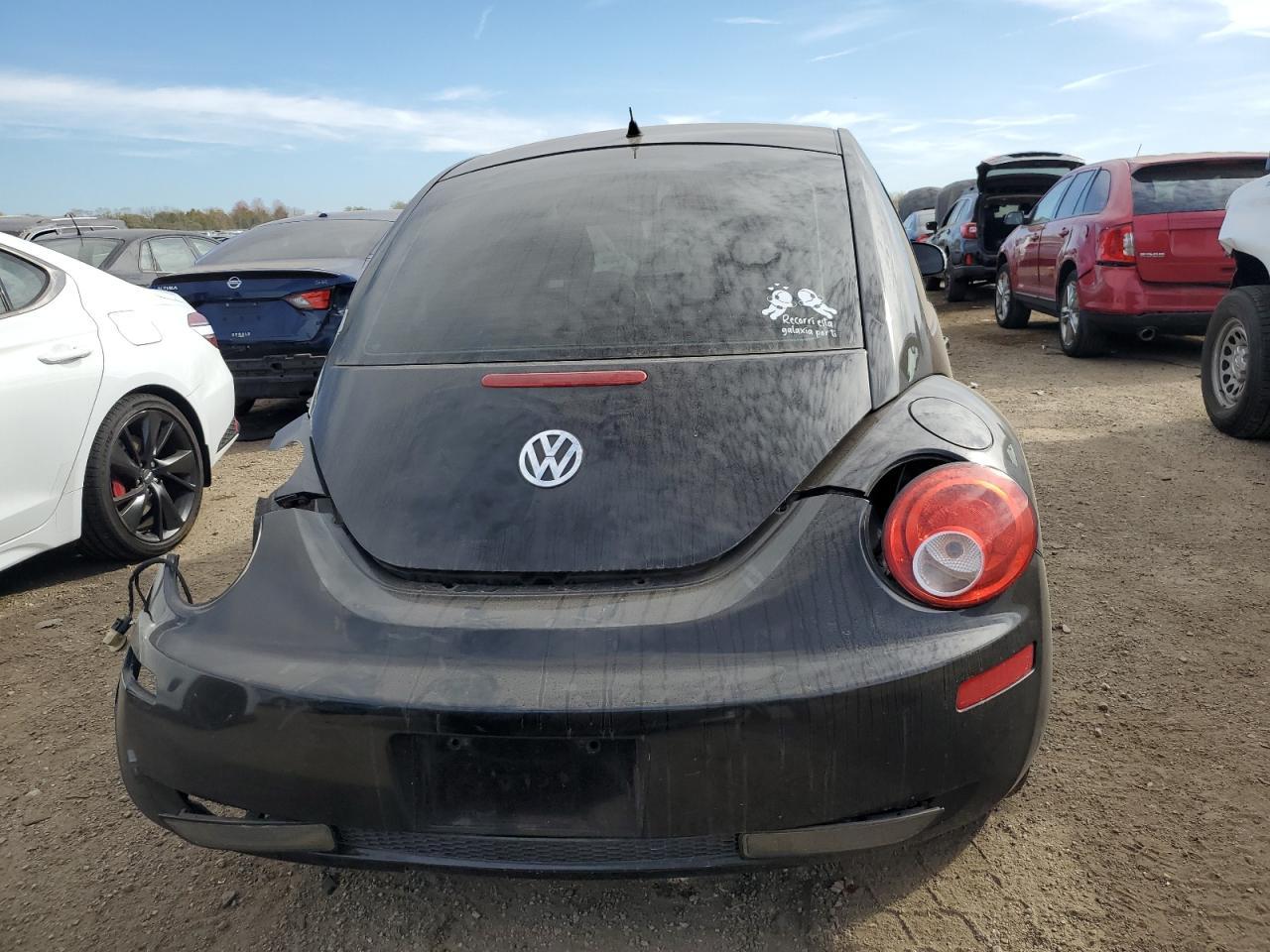 2010 VOLKSWAGEN Beetle
