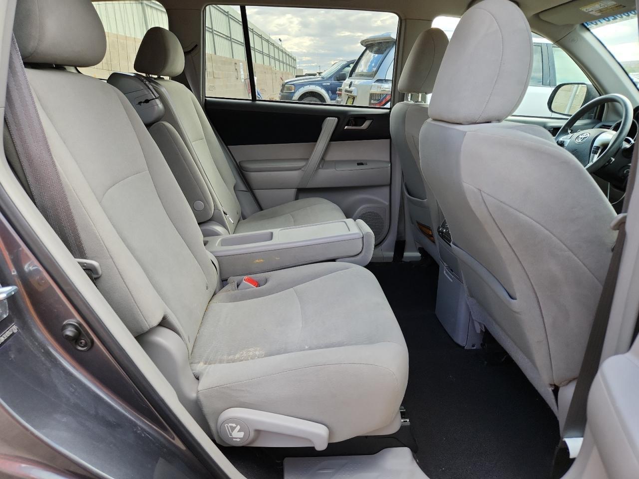 2013 TOYOTA HIGHLANDER