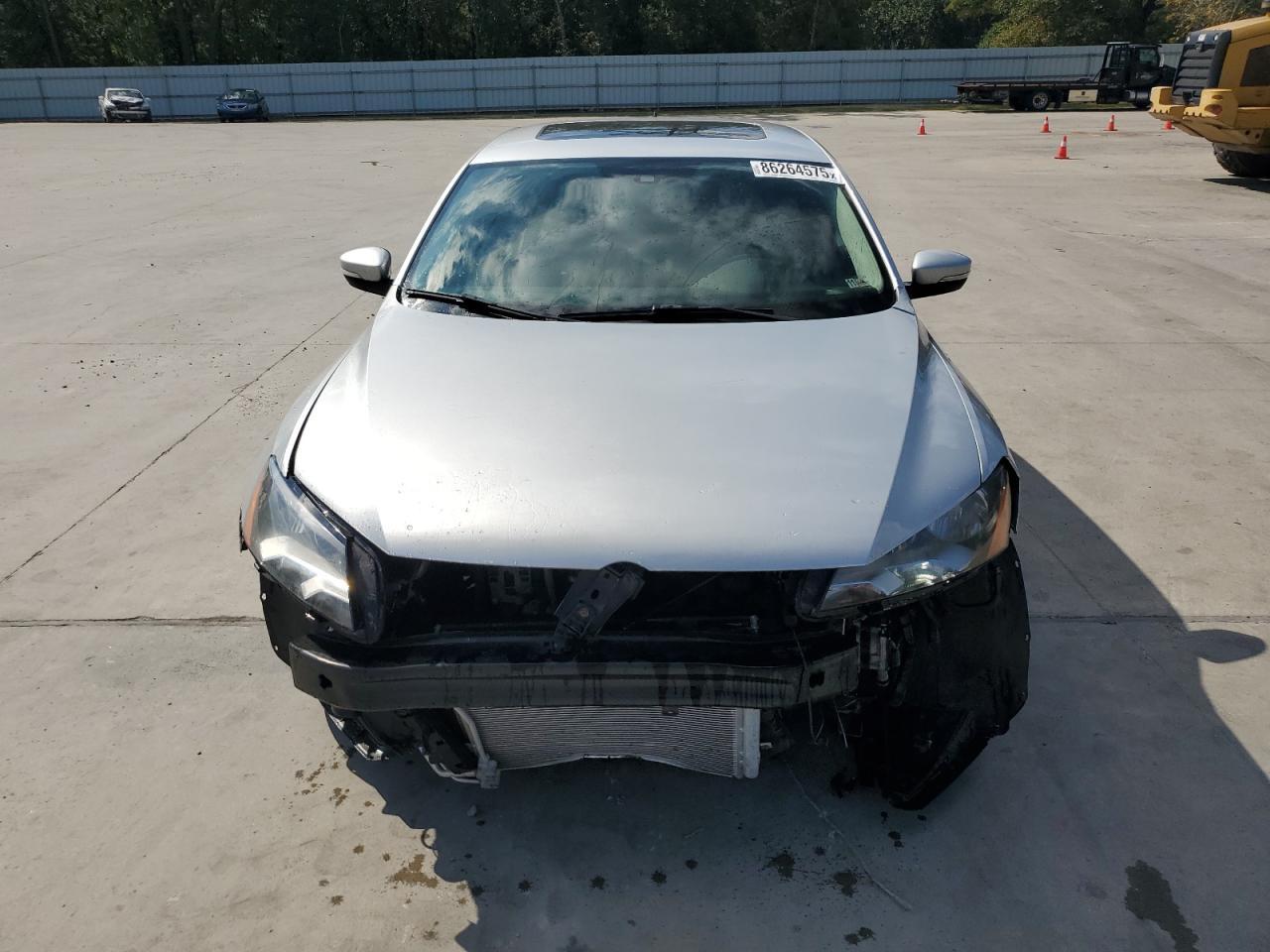 2014 VOLKSWAGEN Passat