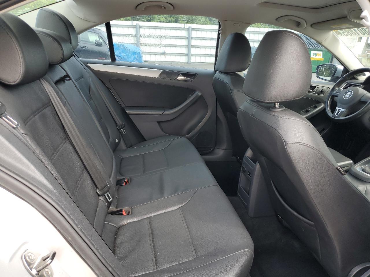 2012 VOLKSWAGEN JETTA