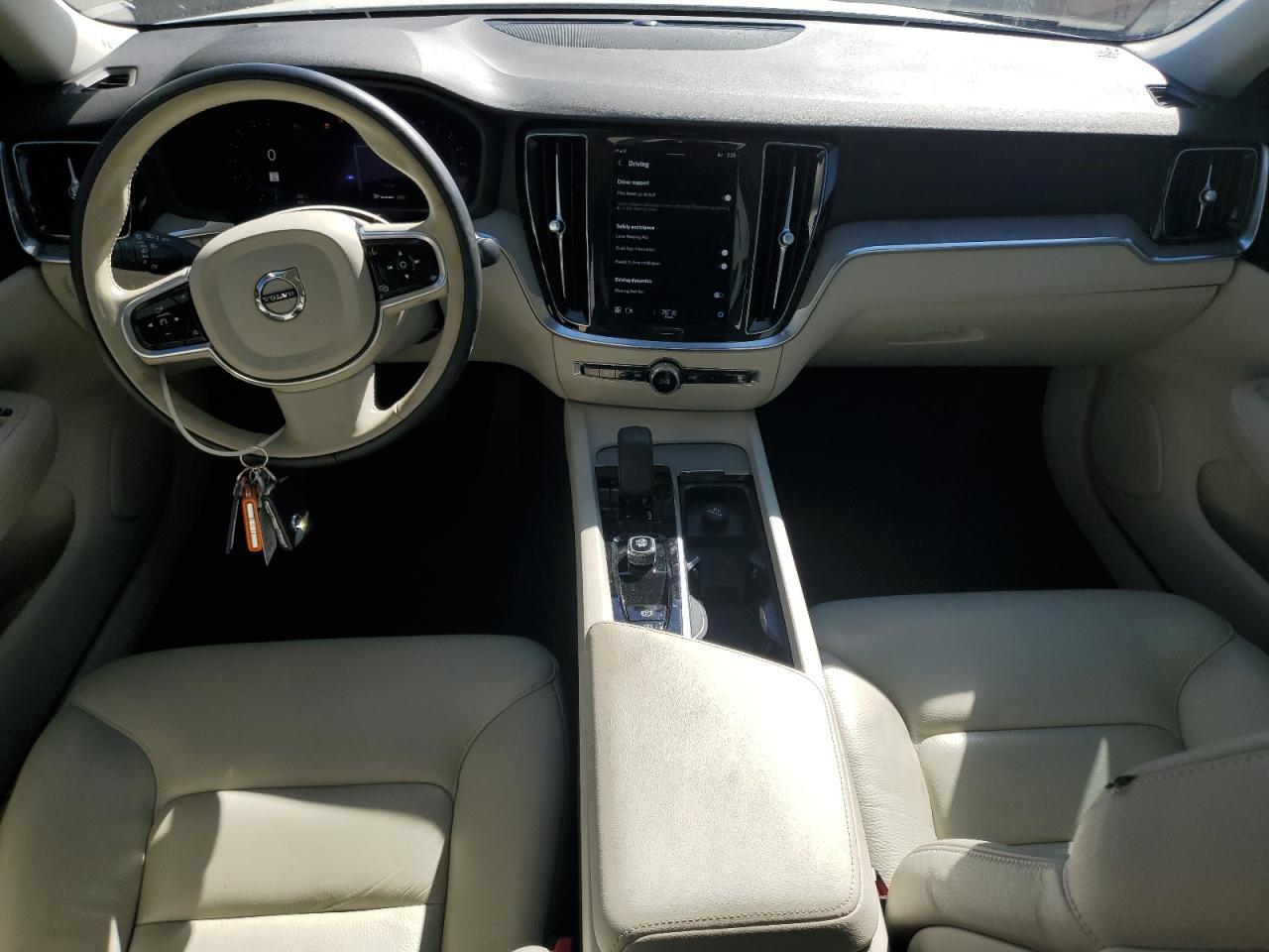2023 VOLVO S60