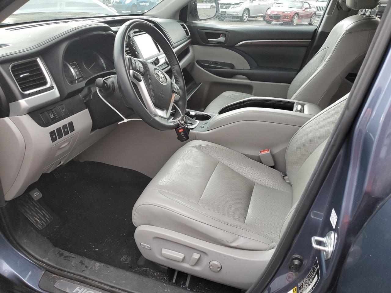 2016 TOYOTA HIGHLANDER