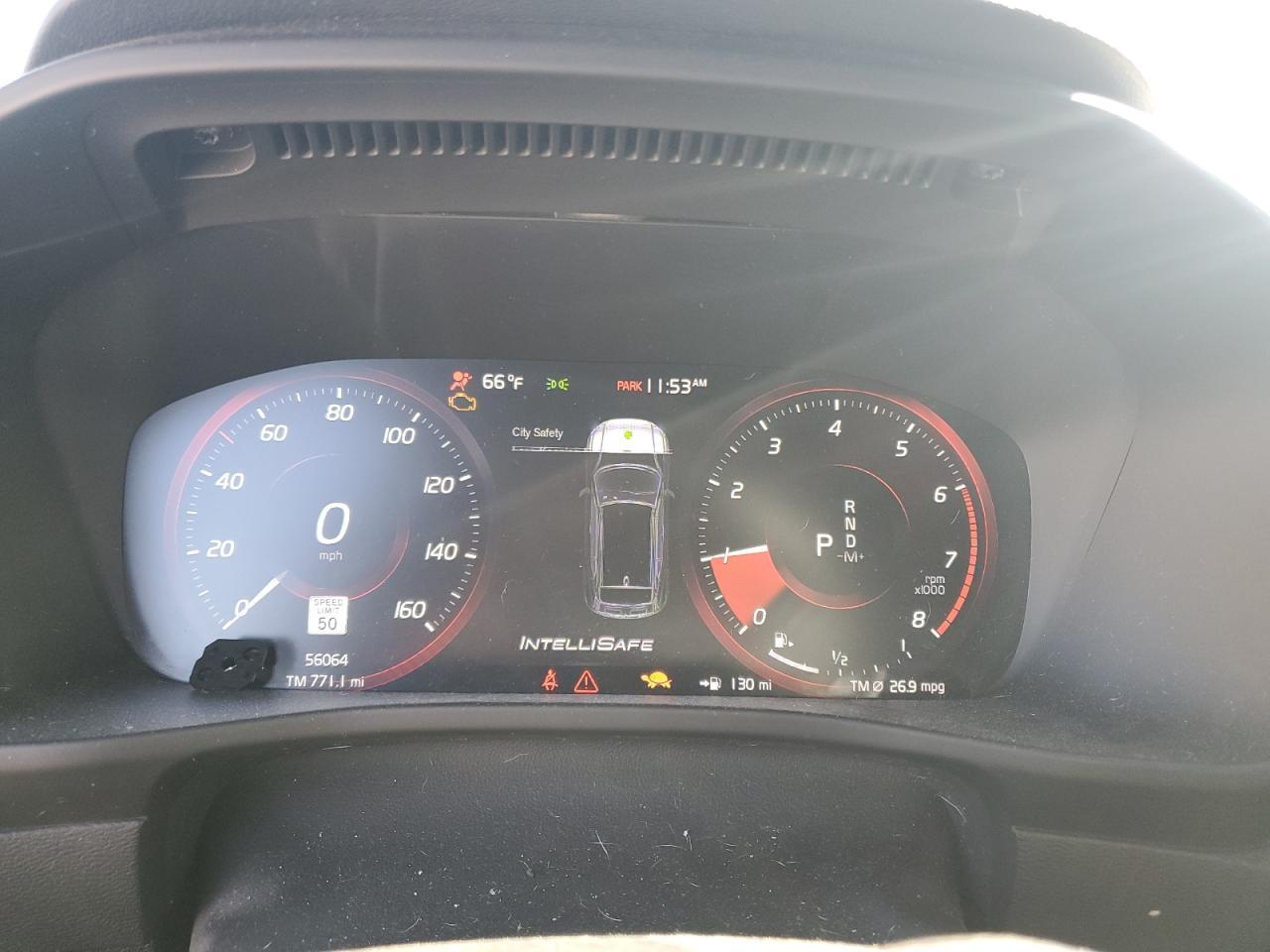 2020 VOLVO XC40