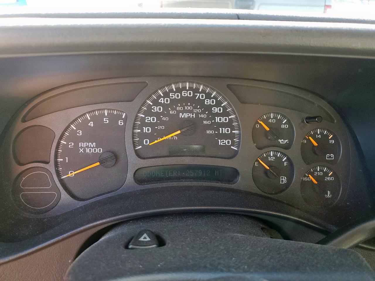 2004 CHEVROLET Tahoe