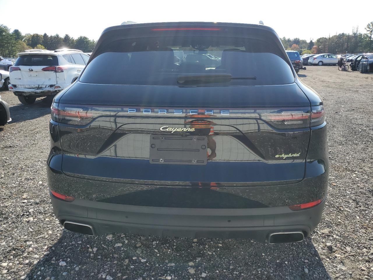 2019 PORSCHE CAYENNE