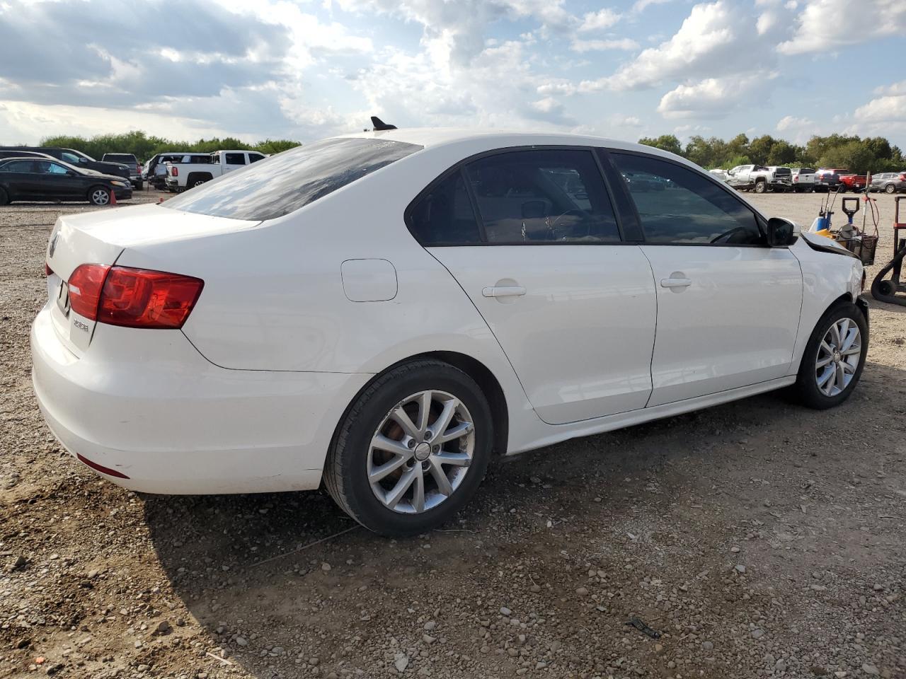 2011 VOLKSWAGEN JETTA
