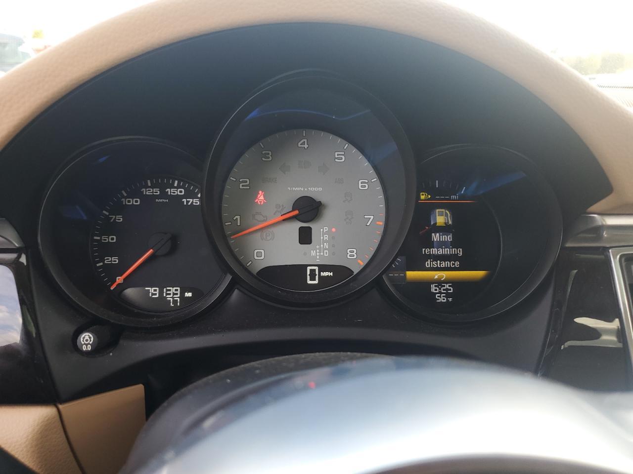 2015 PORSCHE Macan