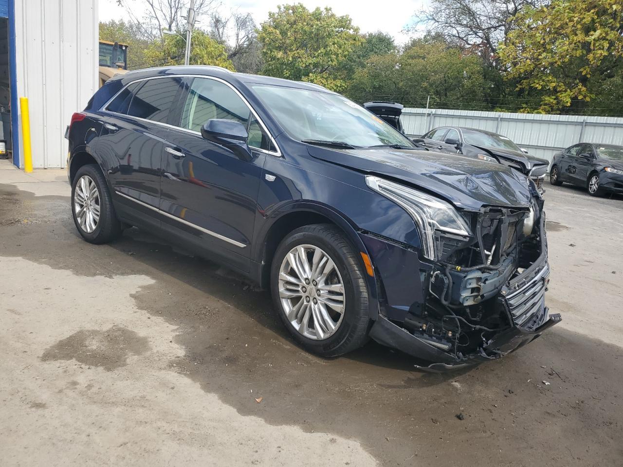 2017 CADILLAC XT5