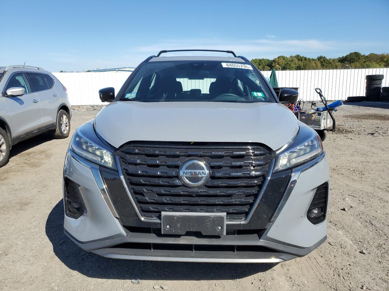 2021 NISSAN KICKS