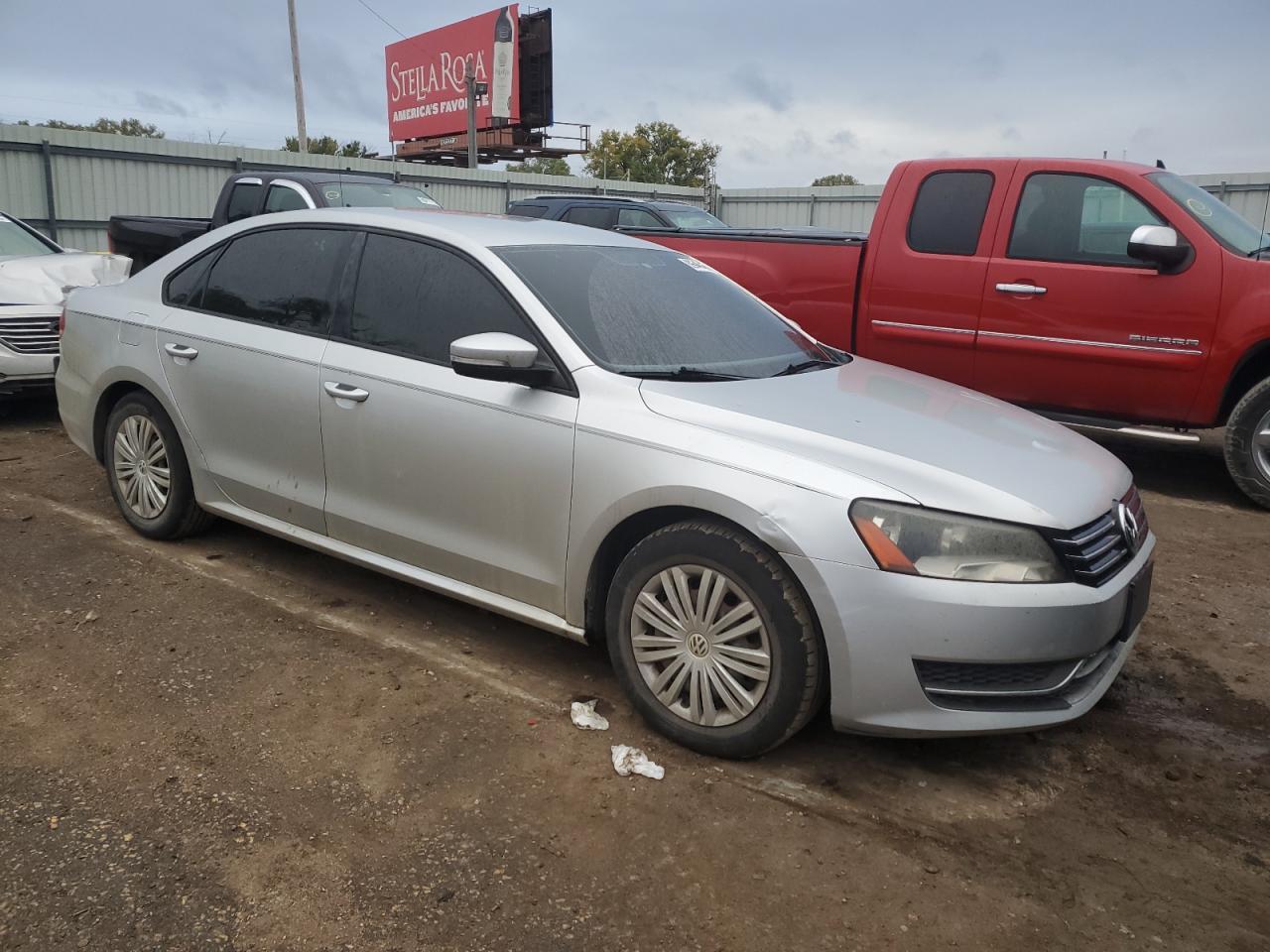 2014 VOLKSWAGEN Passat