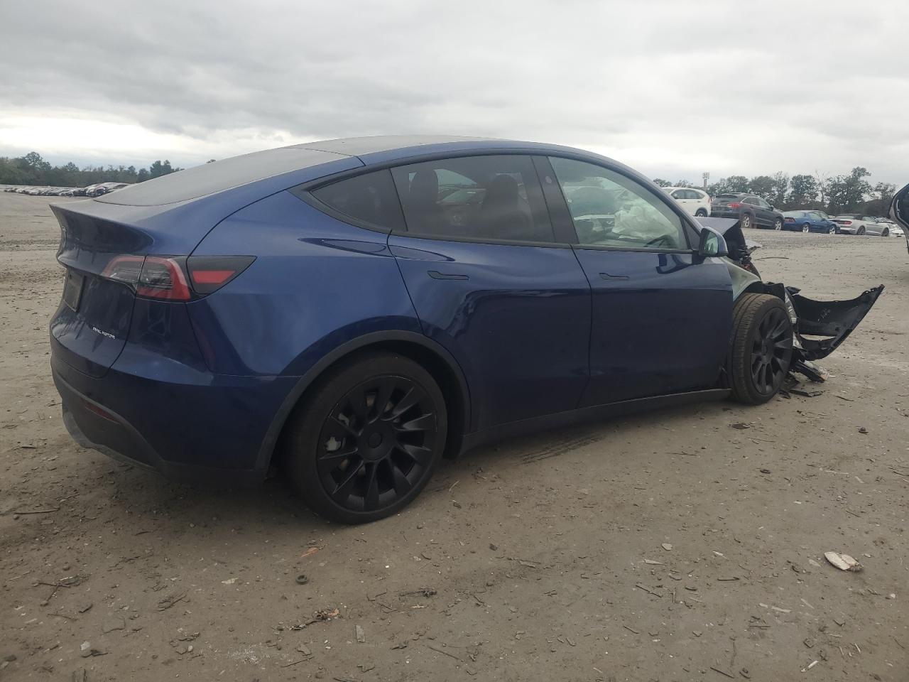 2024 TESLA MODEL Y