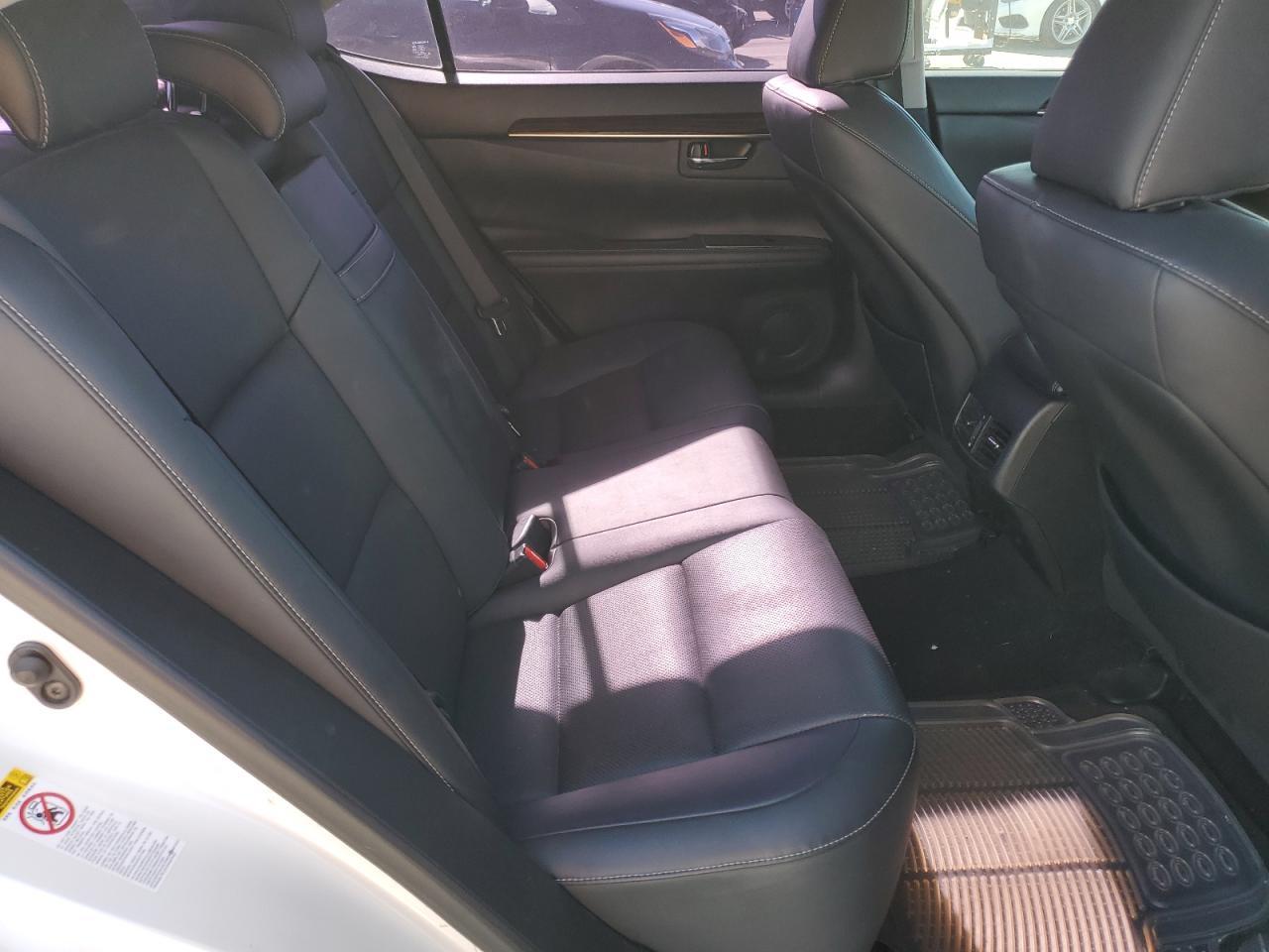 2016 LEXUS ES 300H
