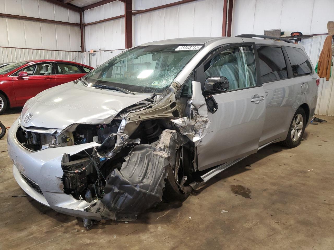 2015 TOYOTA SIENNA