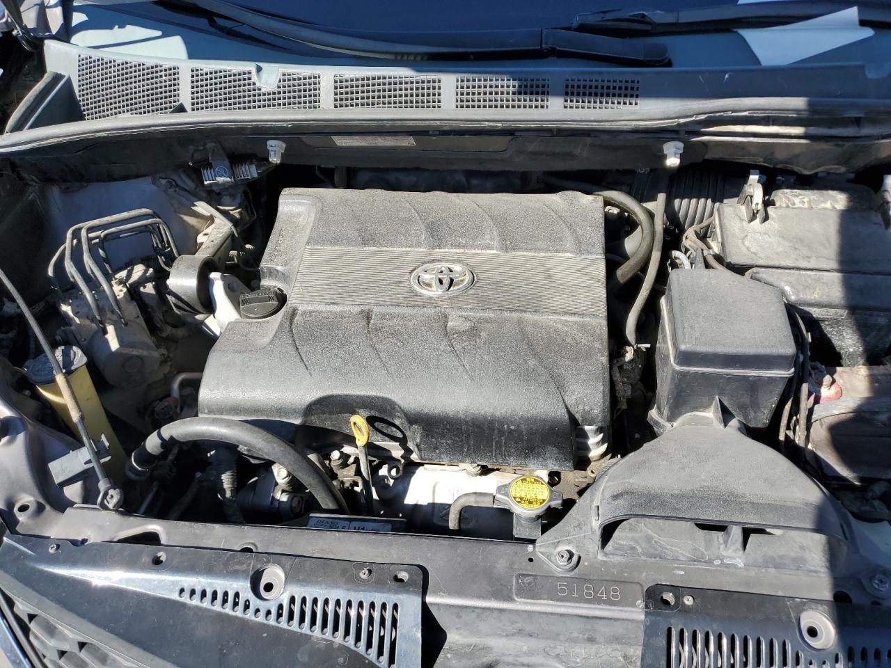 2011 TOYOTA SIENNA