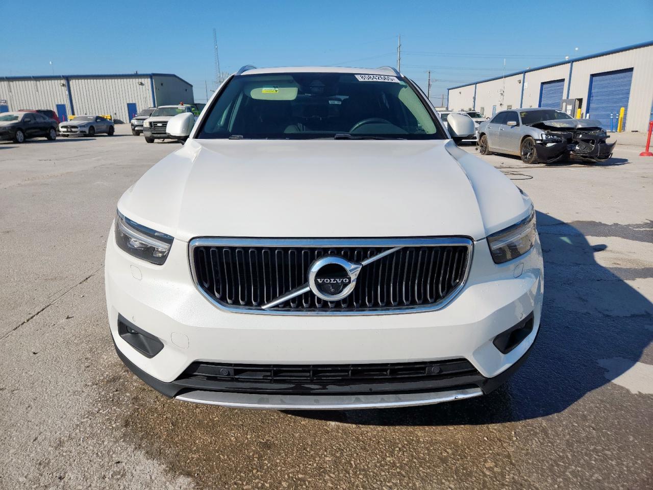 2021 VOLVO XC40