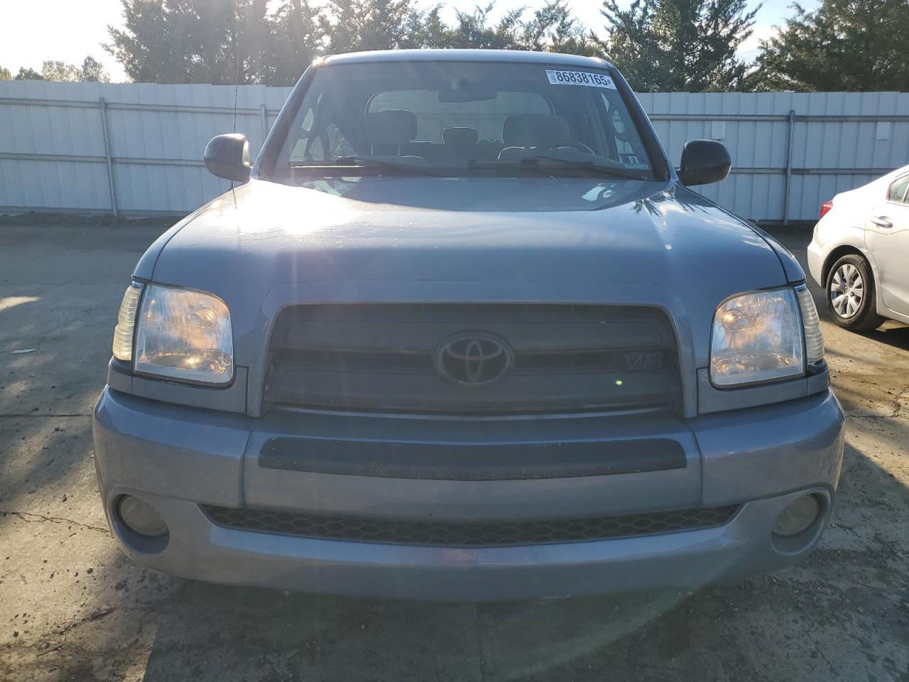 2004 TOYOTA TUNDRA