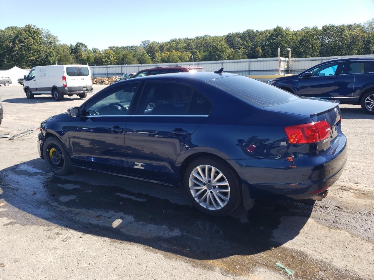 2011 VOLKSWAGEN JETTA