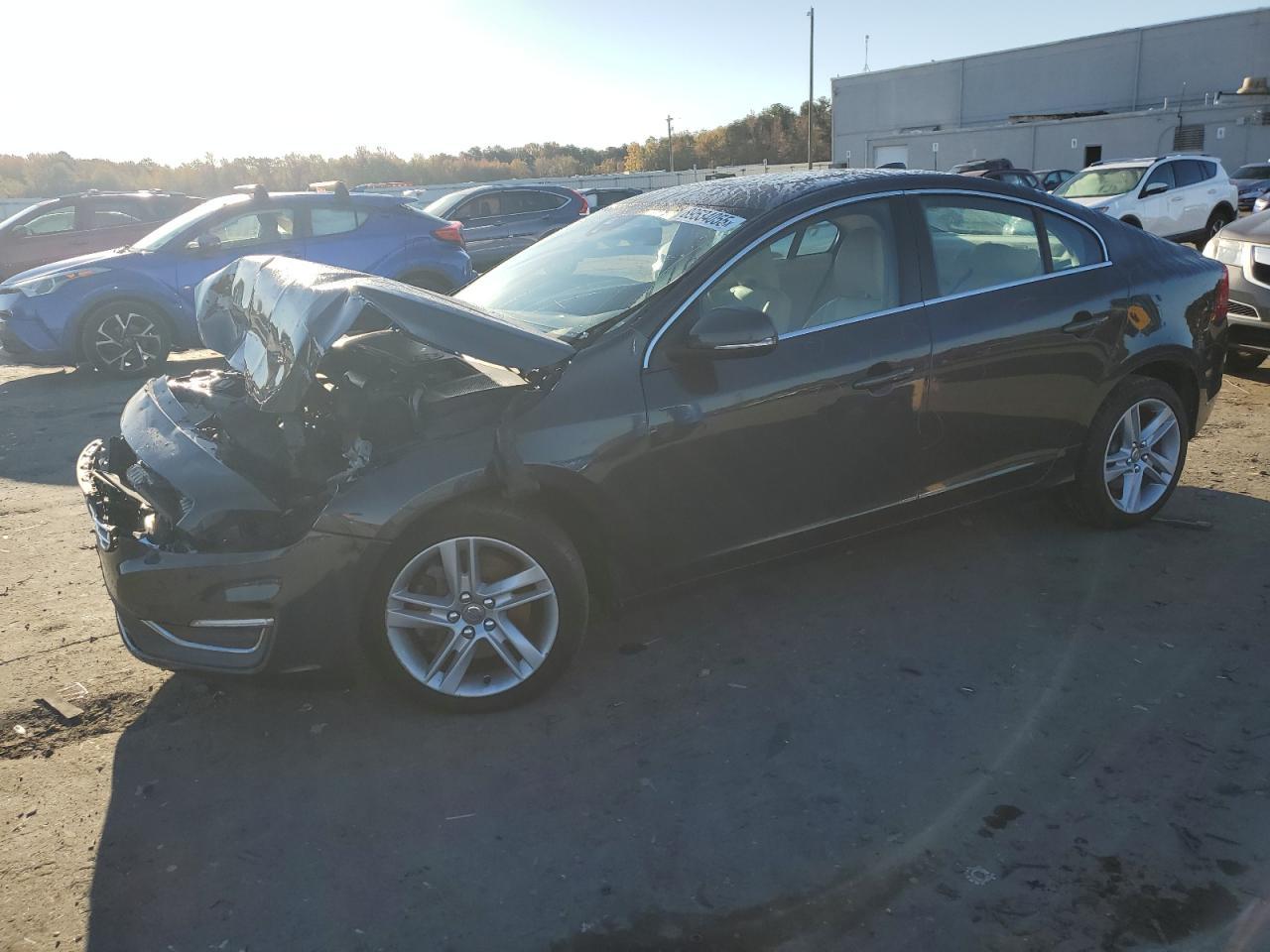 2015 VOLVO S60