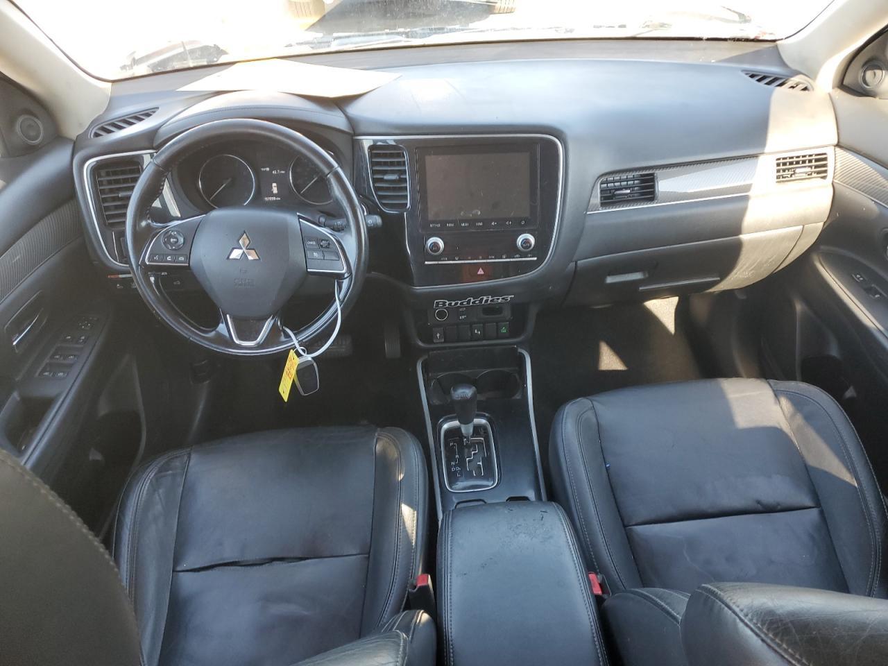 2020 MITSUBISHI outlander