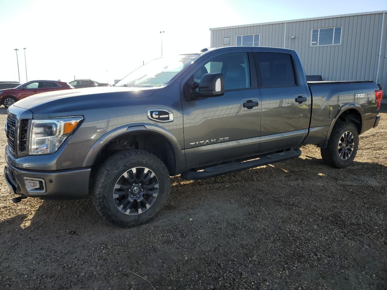 2016 NISSAN Titan