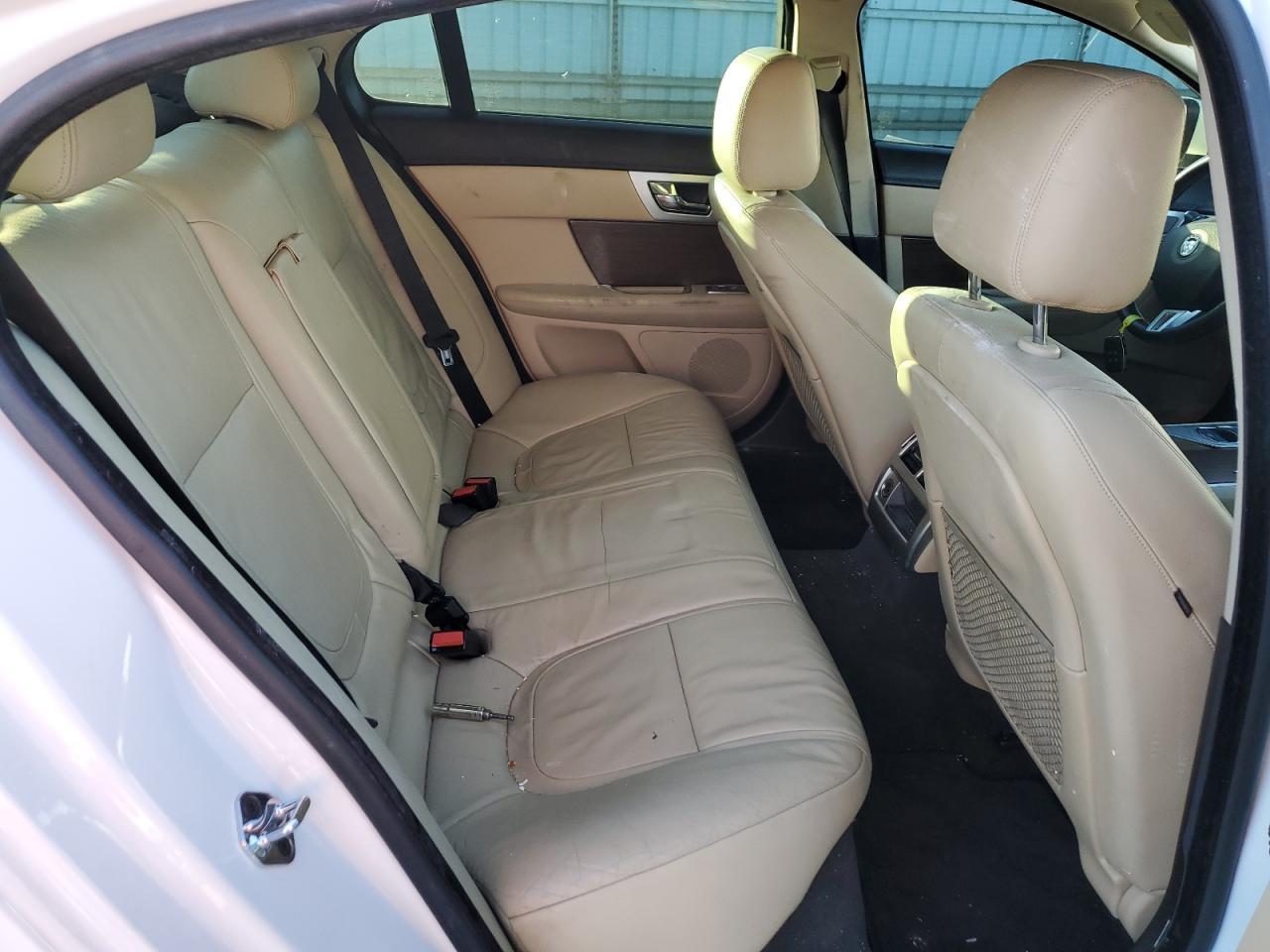 2015 JAGUAR XF
