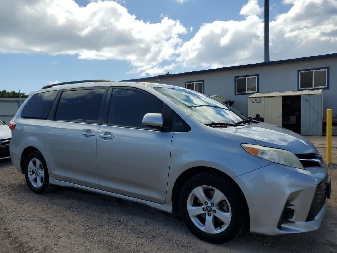 2019 TOYOTA SIENNA