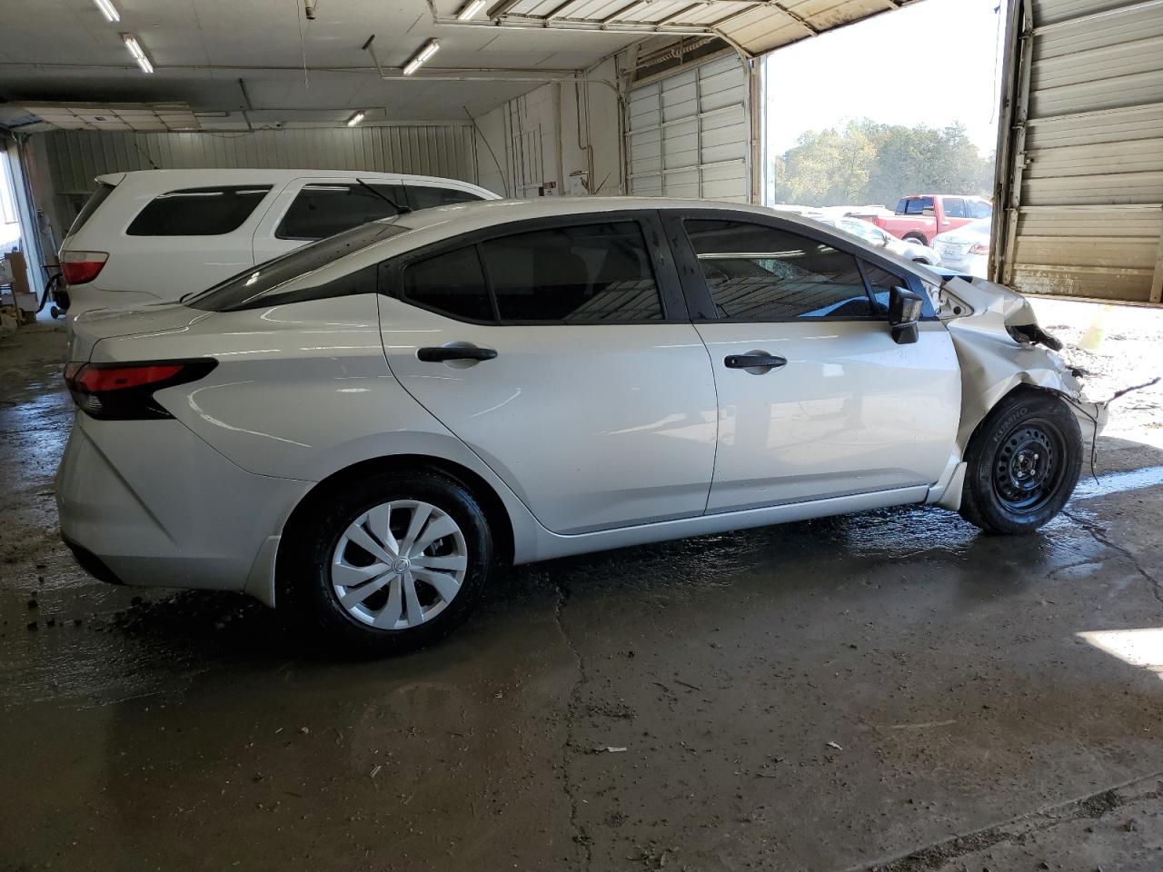2025 NISSAN VERSA