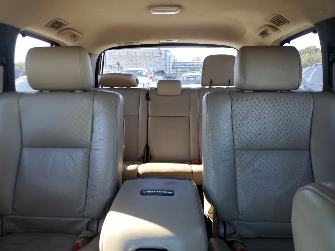 2012 TOYOTA Sequoia