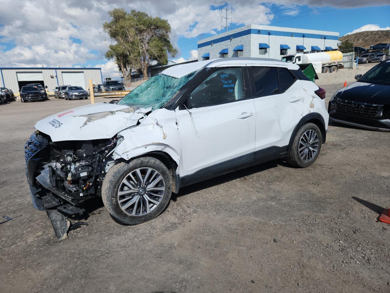 2021 NISSAN KICKS