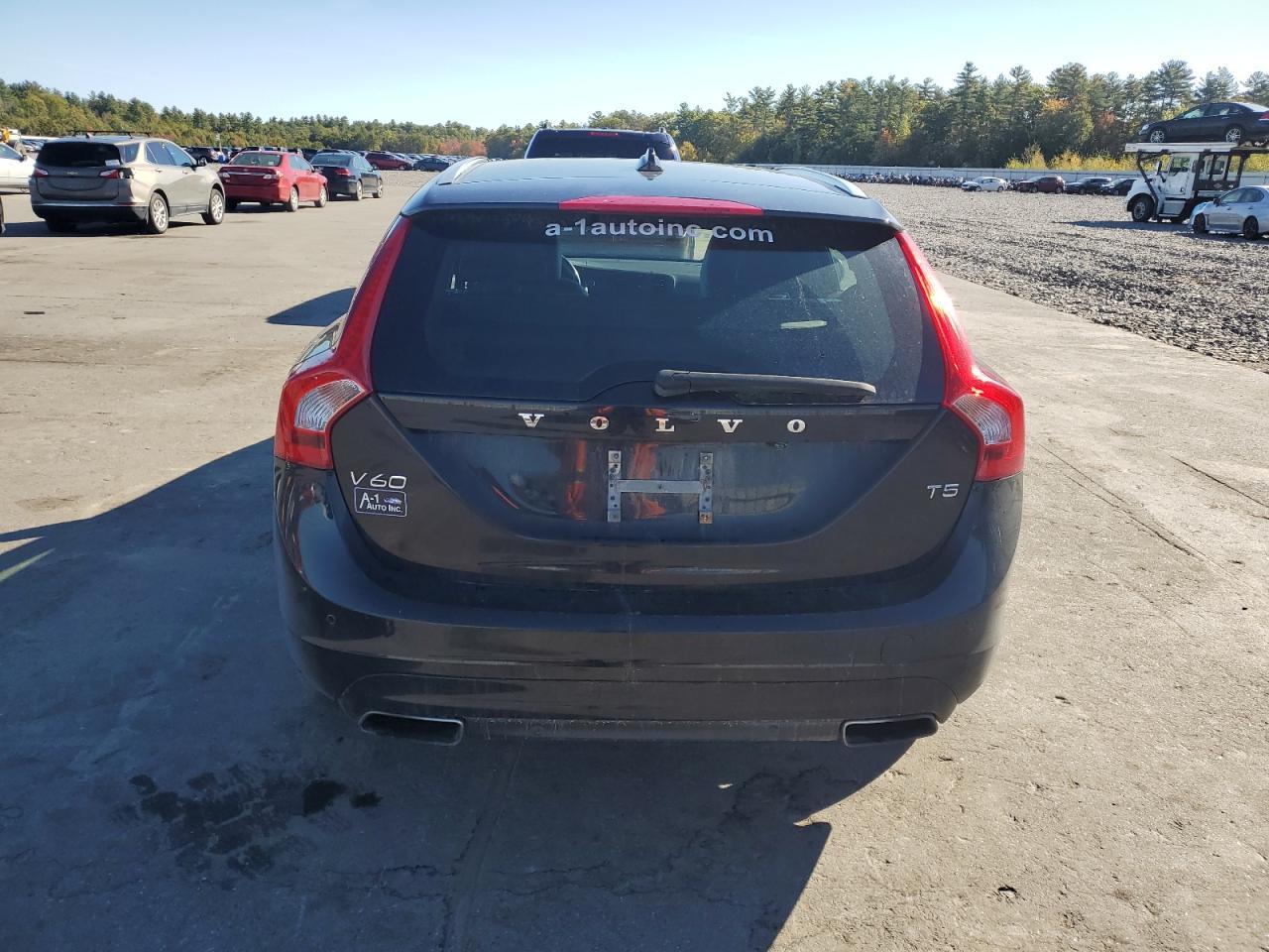 2015 VOLVO V60