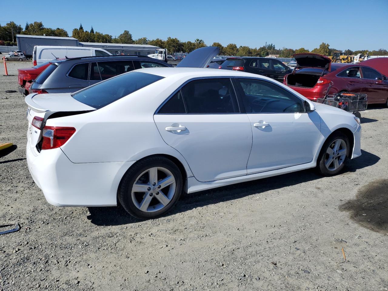 2014 TOYOTA CAMRY