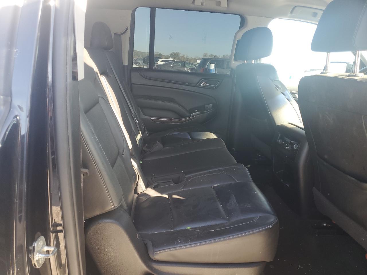 2016 CHEVROLET Suburban