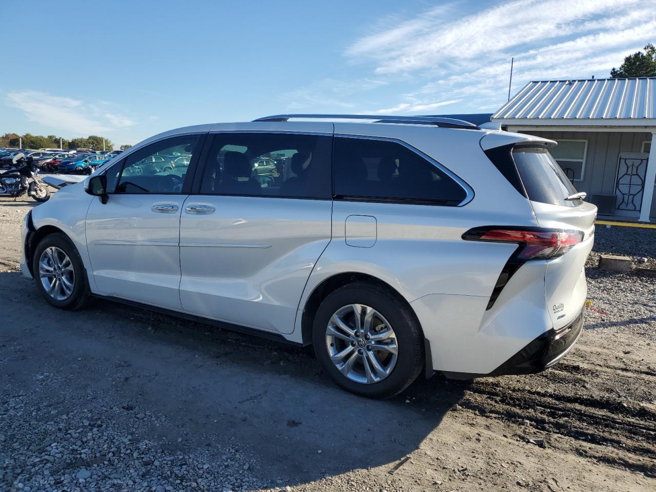 2024 TOYOTA SIENNA