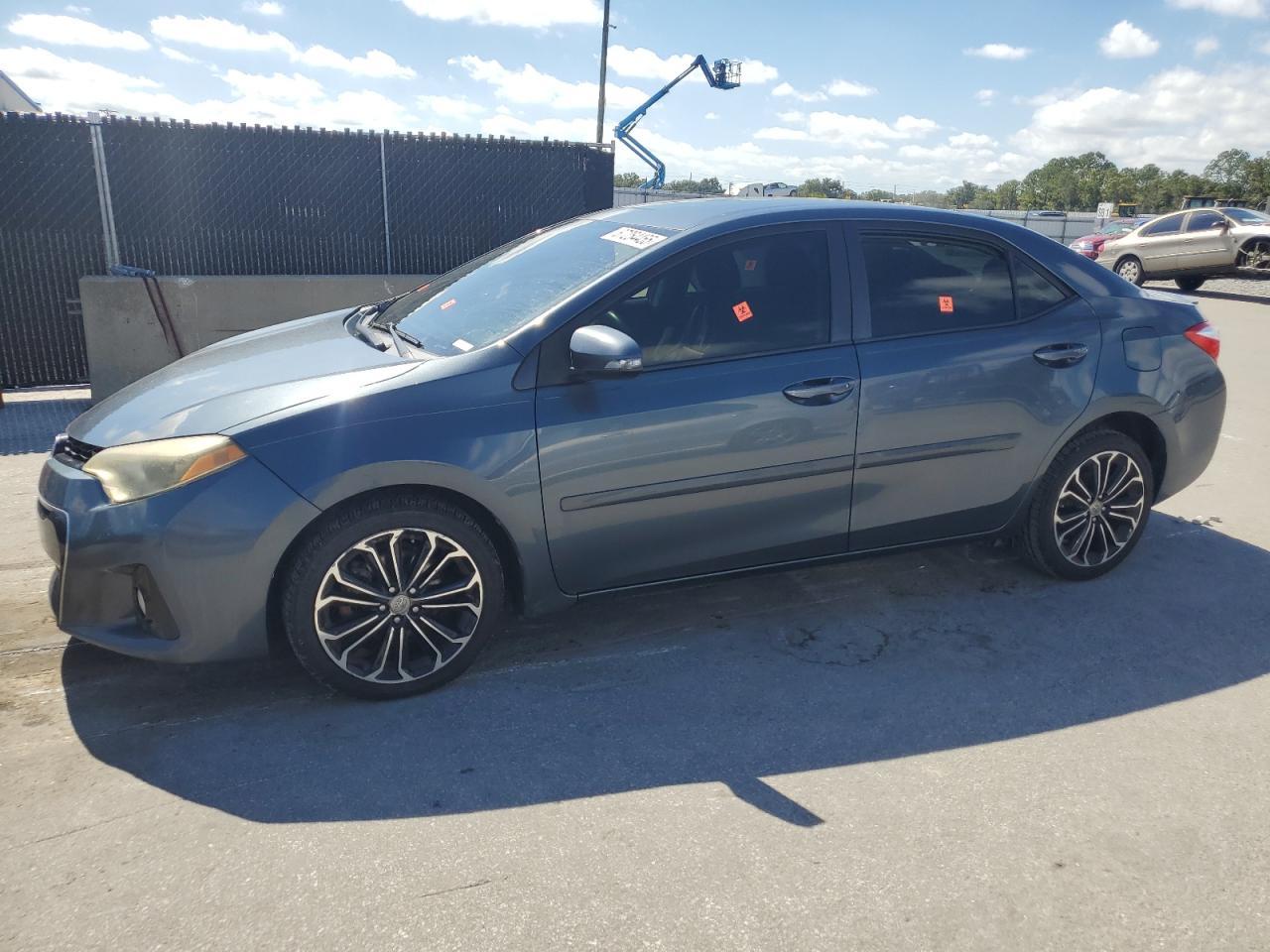 2015 TOYOTA COROLLA