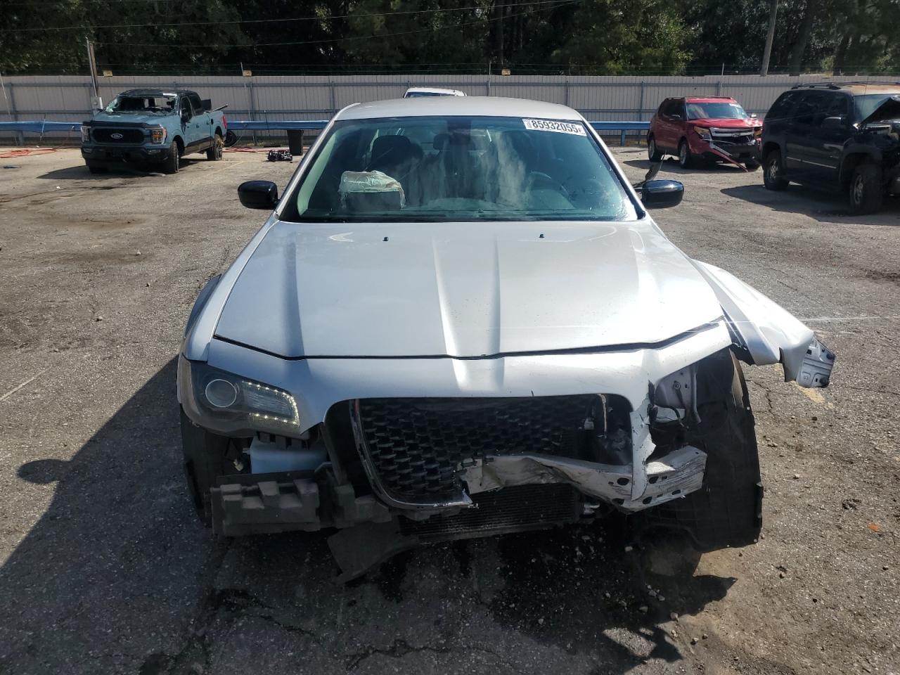 2019 CHRYSLER 300